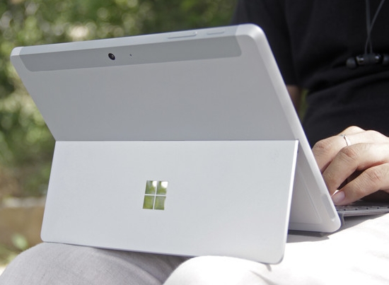 微软Surface GO